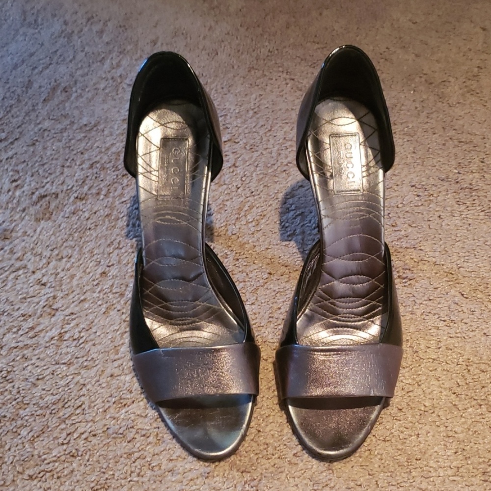 Authentic Gucci Black/Silver Leather D'orsay Pumps